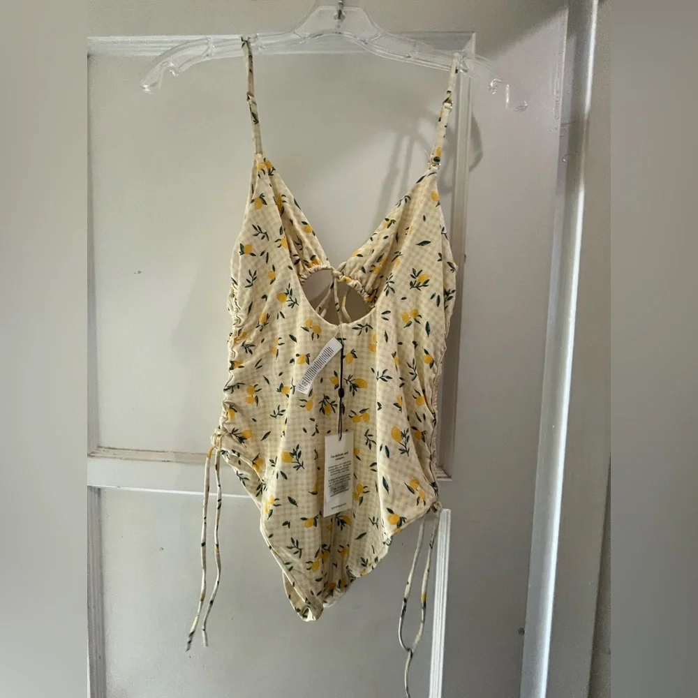 Bond-Eye limonada tied together 1 piece size Medium NWT new